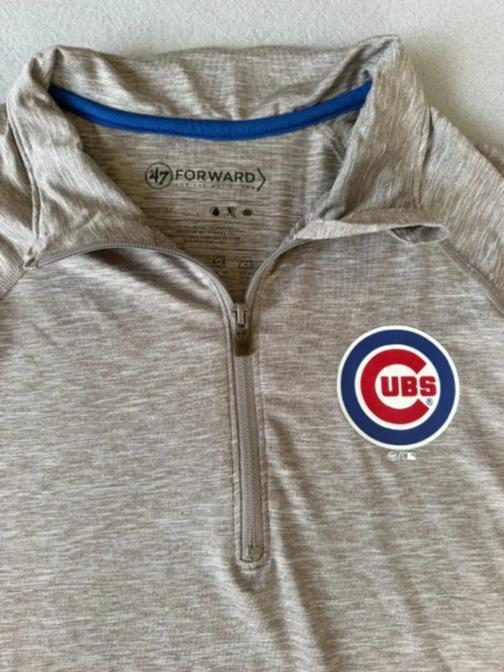 Chicago Cubs '47 Brand Forward 1/2 zip pullover in a grey top Men Large sweater